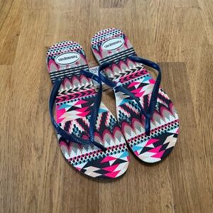 Havaianas 9/10W Tribal Print Slip On Flip Flop Sandals NEW